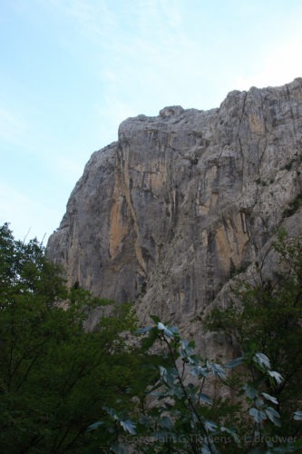 Nationaalpark Paklenica Kroatië  Zomer zadar Waterval wandelen Rondreis paklenica Natuur nationaal park kust Kroatie klimmen grot Foto druipsteen Bergen Auto 