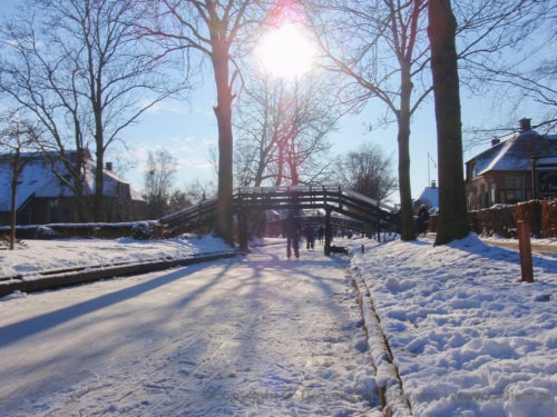Schaatsen in Giethoorn Winter  Wieden schaatsen Ijs Giethoorn 